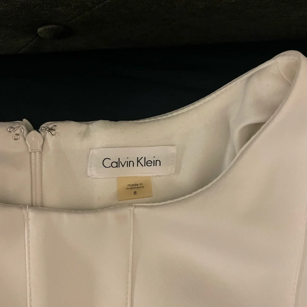 Calvin Klein - Picture 3 of 4